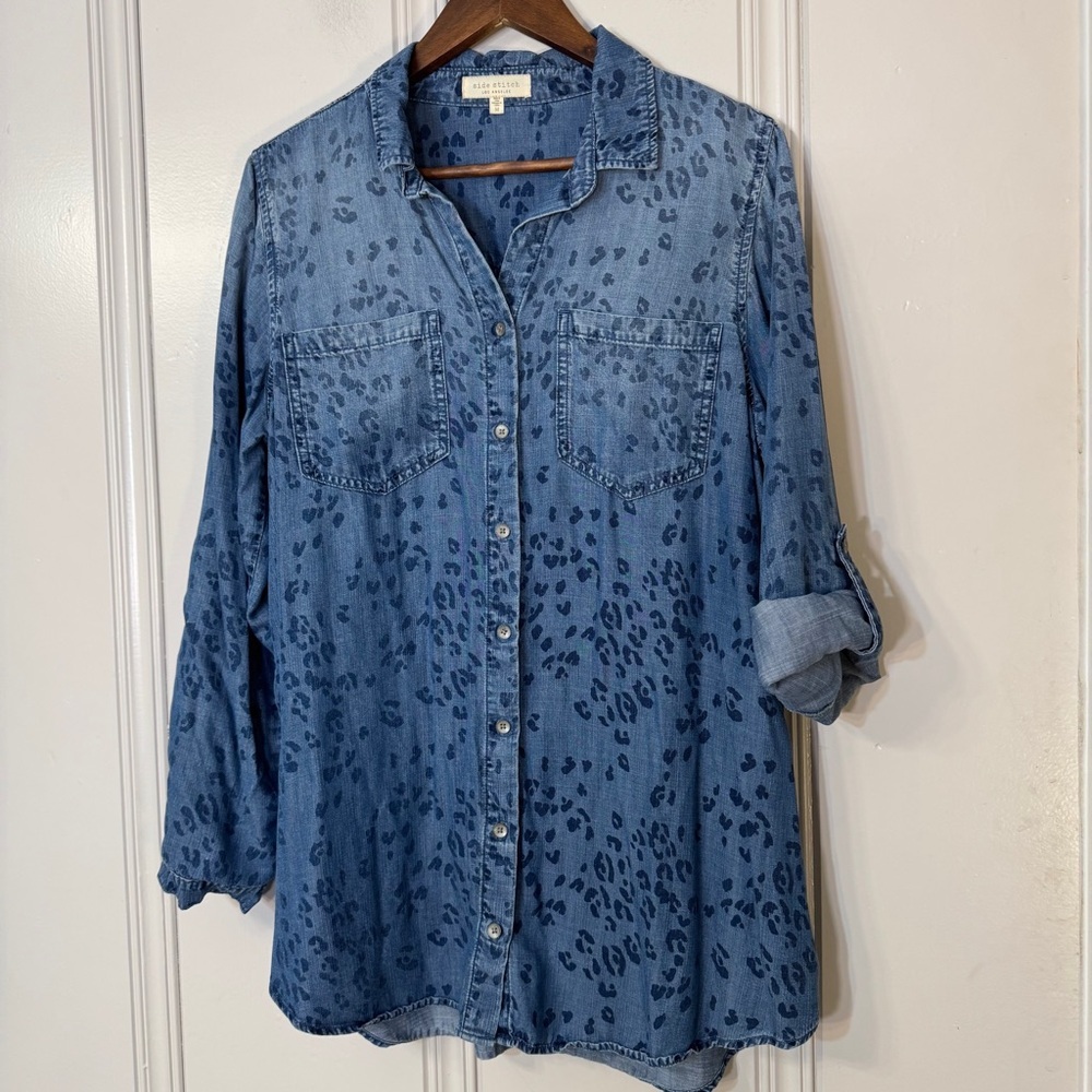 Side Stitch Lyocell Button Front Tunic with Roll Tab Sleeve Animal Print size M‎